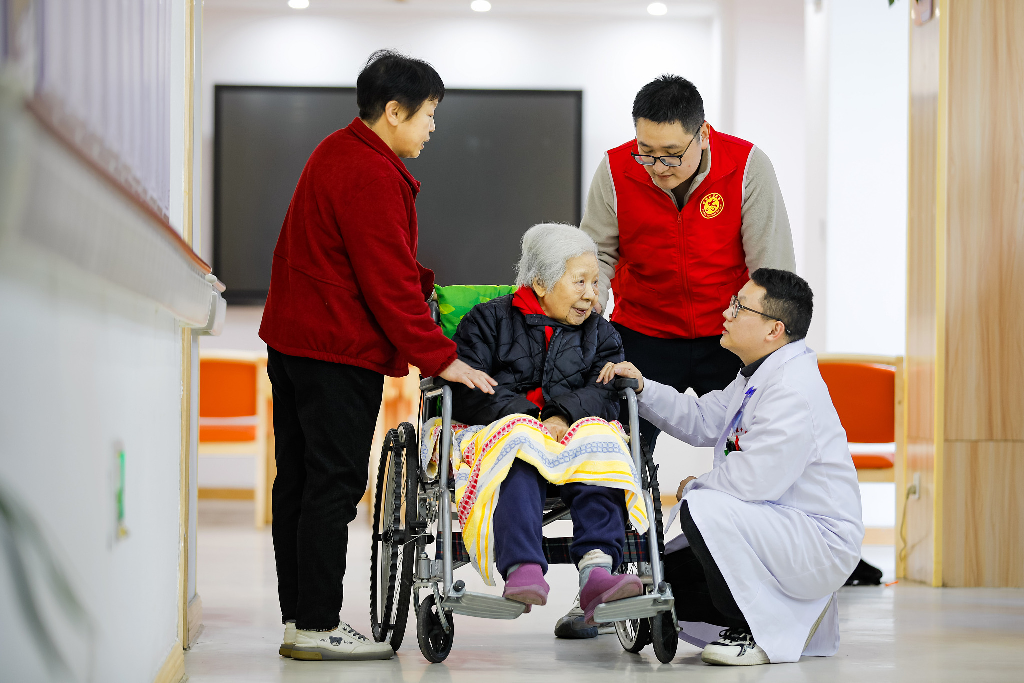 陪诊服务 — medical companion at hospital